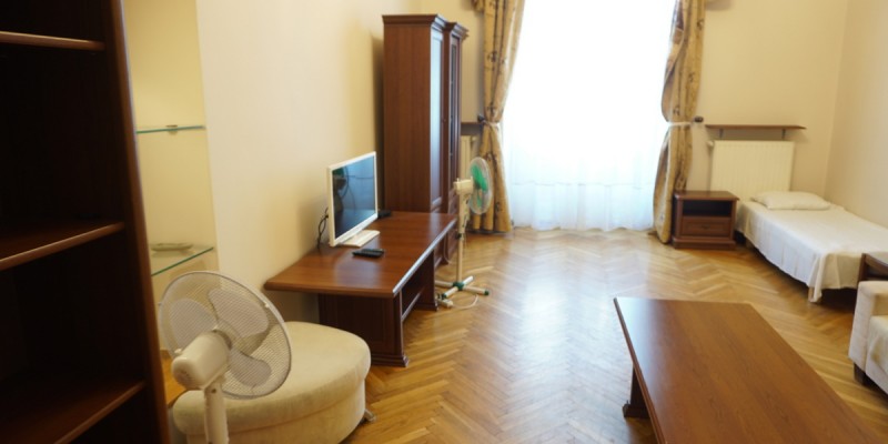 Bedroom 3 (livingroom)