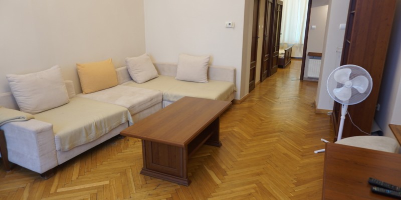 Bedroom 3 (livingroom)