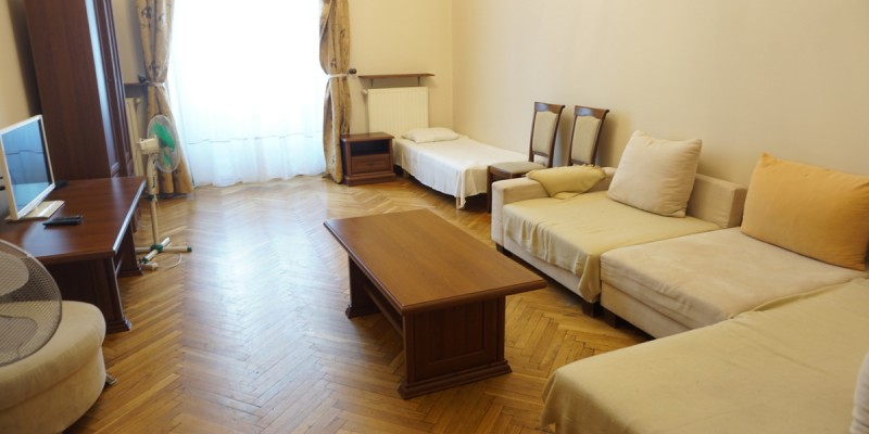 Bedroom 3 (livingroom)