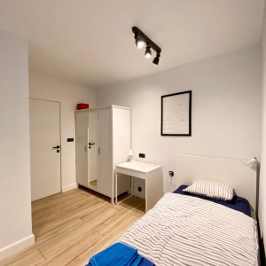 04 room 1