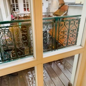 balcony