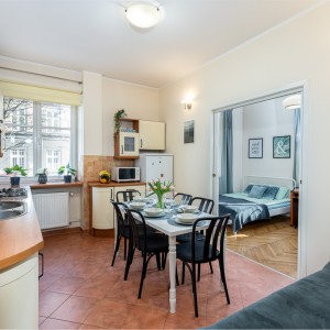 Kitchen +livingroom