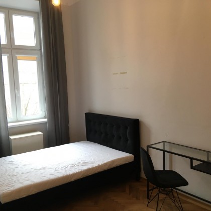 Krakow, old town, Librowszczyzna st, 4 bedrooms flat, 6000 PLN+ bills