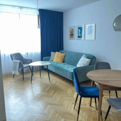 Warsaw, City Center - Królewska street; 2 rooms, 3700 PLN (780 €) TOTAL PRICE