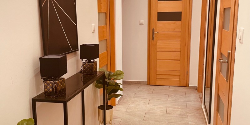 Hall (2)
