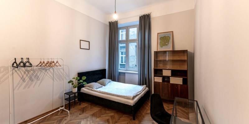 Courtyard view room